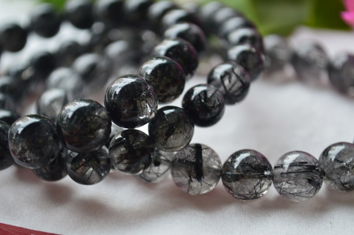 Chọn Đá Phong Thủy Cho Mệnh Thủy: Bí Quyết Tăng Cường Vận Thế, Hút Tài Lộc