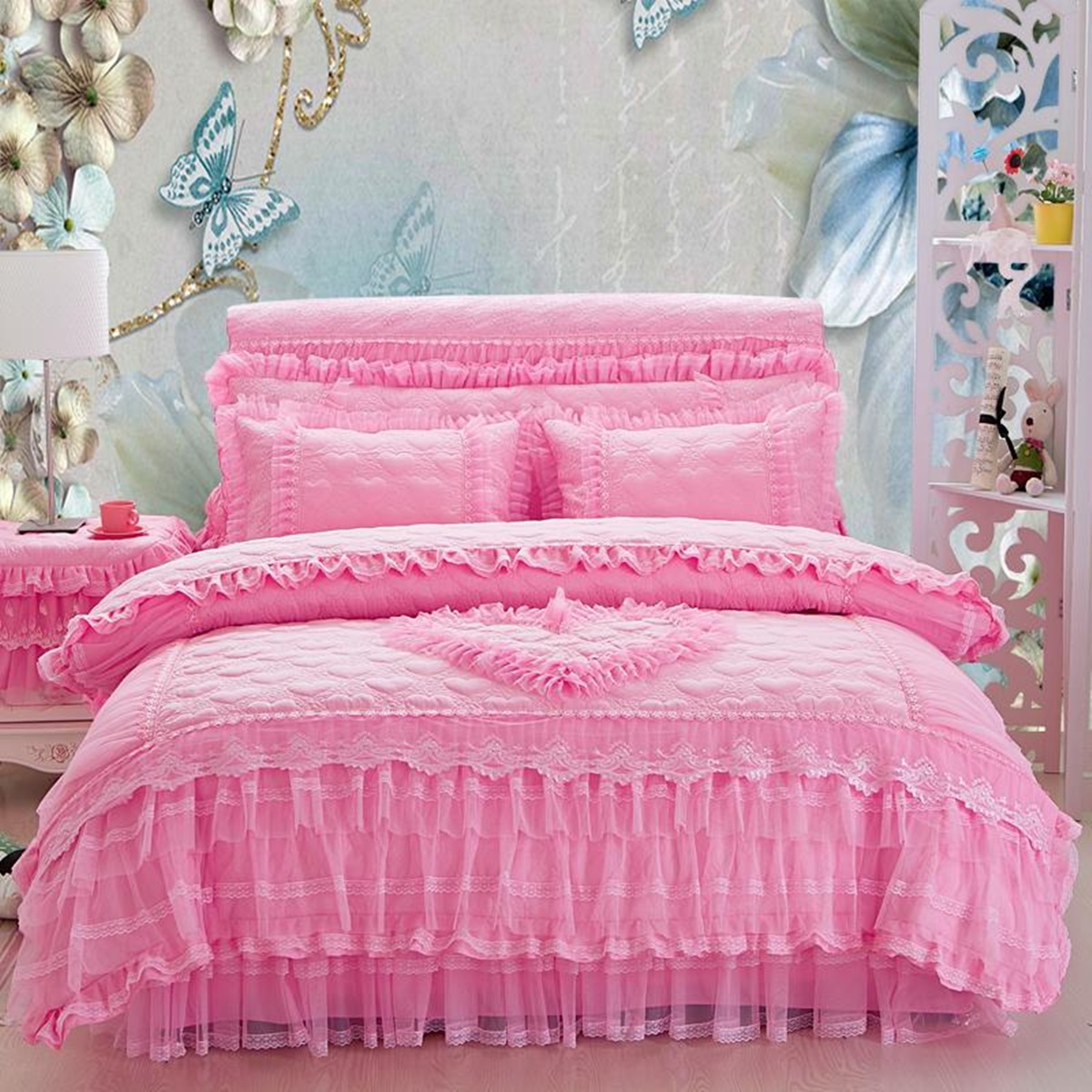 tranh trang tri mau hong cho giuong cap doi moi cuoi