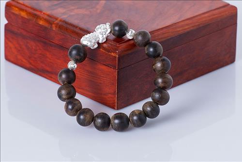 Vong tay tram huong ty huu Vong tay tram huong ty huu