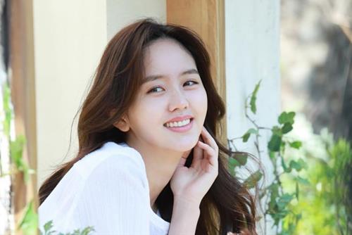 10 nét tướng phụ nữ may mắn bẩm sinh, không lấy làm vợ thì phí!