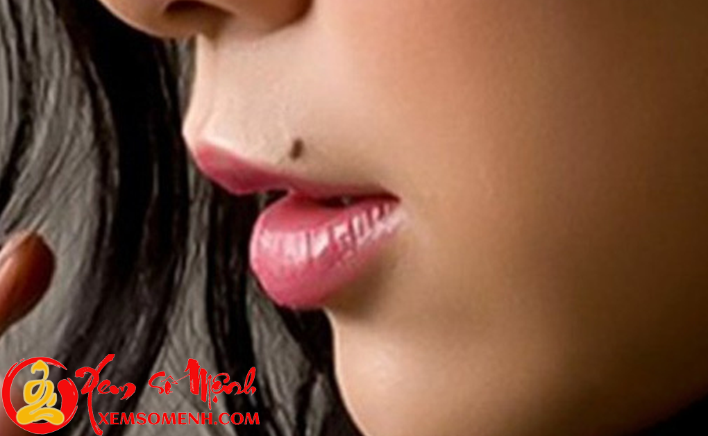 Chỉ ra 3 vị trí nốt ruồi không lo thiếu tiền xài