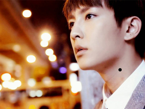 Xem sự nghiệp và tình duyên của đàn ông qua nốt ruồi ở cổ hình ảnh Xem su nghiep va tinh duyen cua dan ong qua not ruoi o co hinh anh