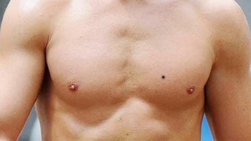 nốt ruồi ở ngực đàn ông not ruoi o nguc dan ong