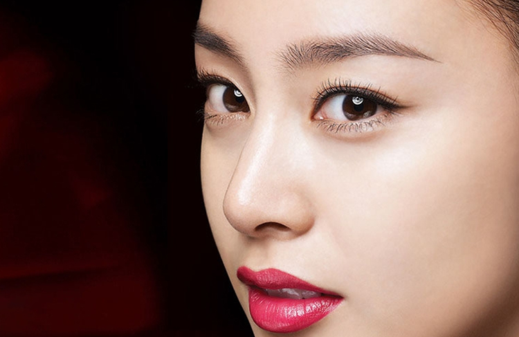 Xem tướng lông mày biết phụ nữ một đời phú quý