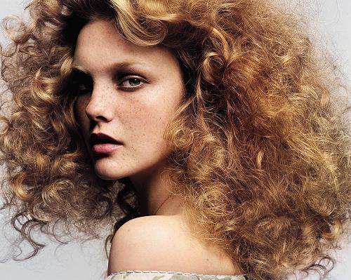 Xem tướng phụ nữ: Có phải tóc xoăn là số vất vả?