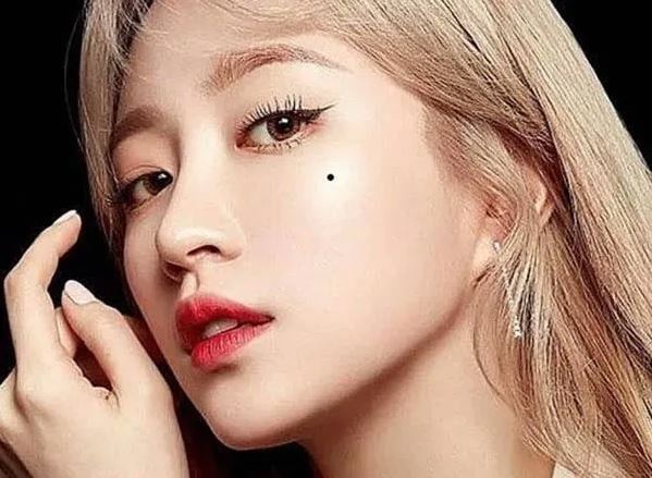 Nốt ruồi trên má có ý nghĩa gì