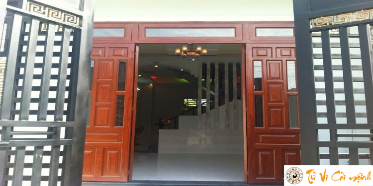 Xem ngày tốt lắp cửa chính hợp tuổi gia chủ đem lại may mắn năm 2025