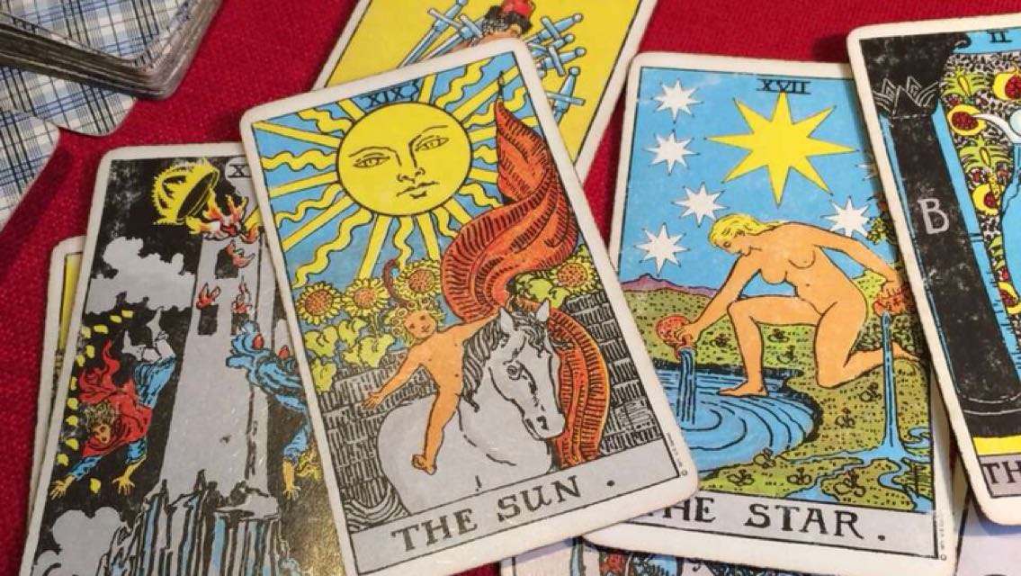 Học bói bài tarot